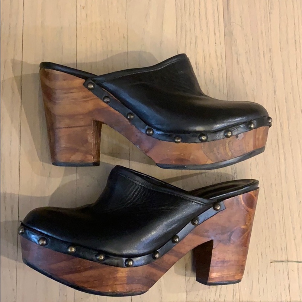 Expender Size 8 Clogs